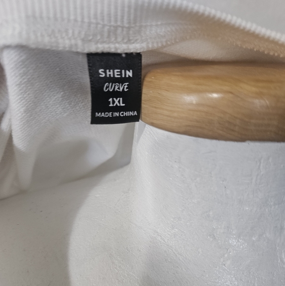 Shien Curve Super Cropped Hoody NWOT - Picture 3 of 5